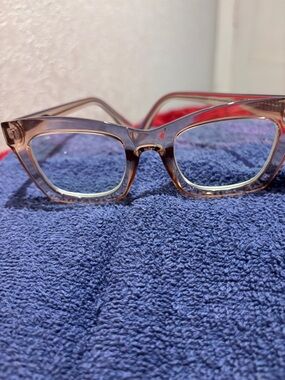 Translucent Light Beige Cat-Eye Glasses Gold Ear Piece 47 21 145